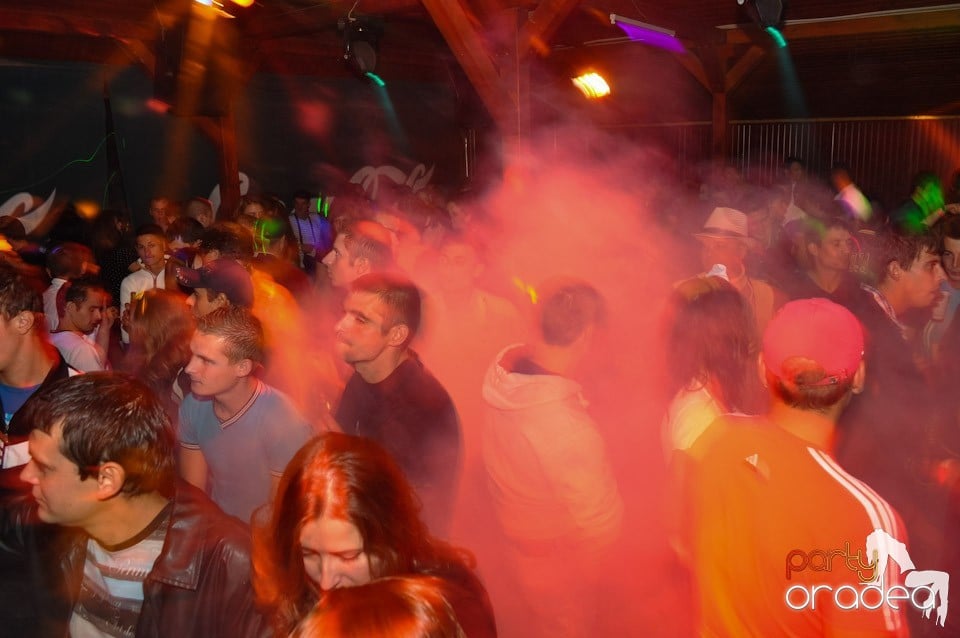 Retro Party în Disco Faház,