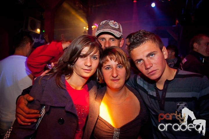 Retro Party în Disco Faház,