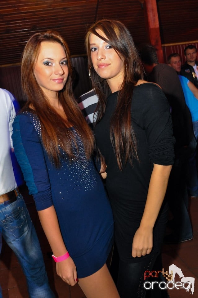 Retro Party în Disco Faház,