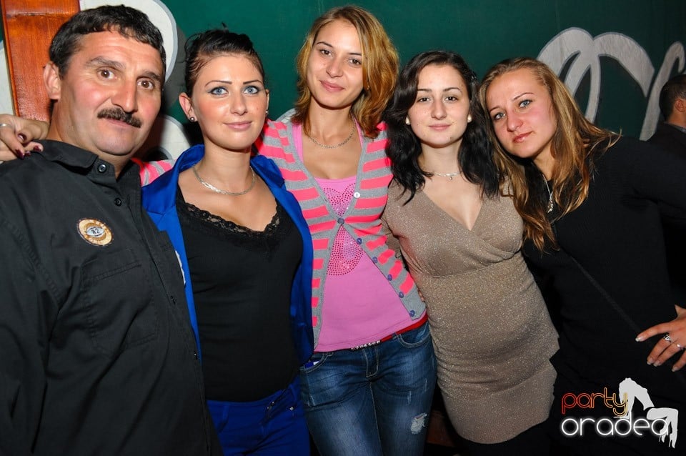Retro Party în Disco Faház,
