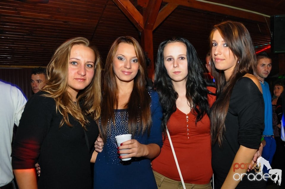 Retro Party în Disco Faház,