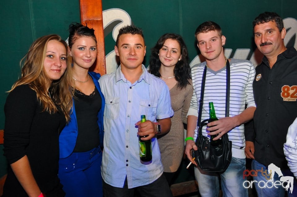 Retro Party în Disco Faház,