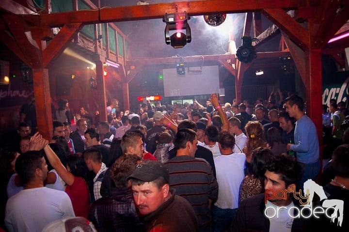 Retro Party în Disco Faház,