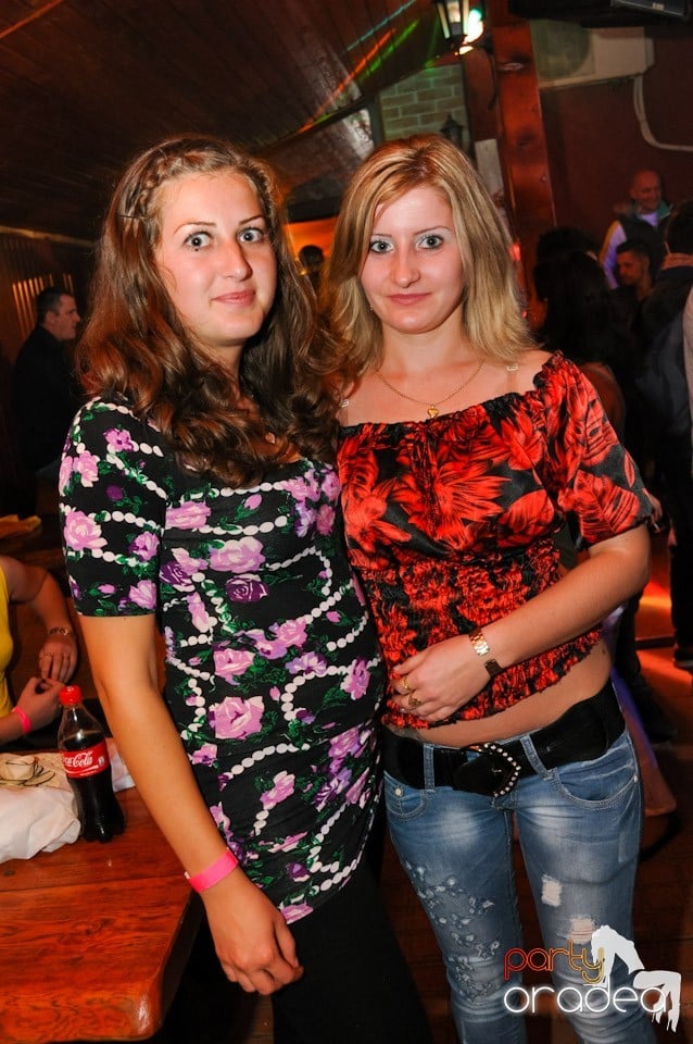 Retro Party în Disco Faház,