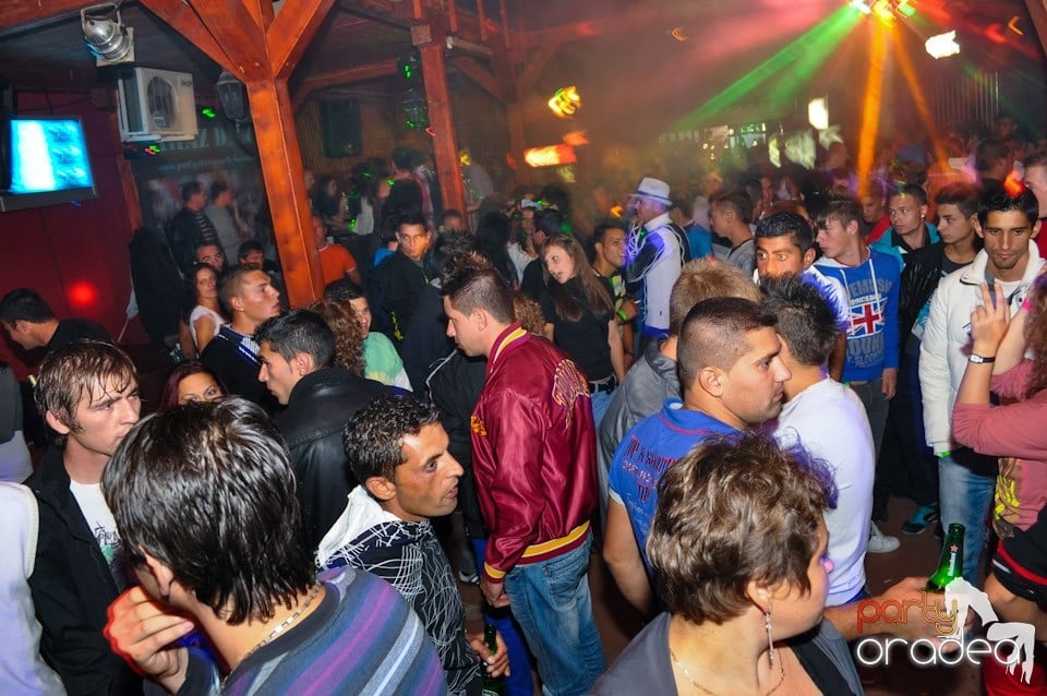 Retro Party în Disco Faház,
