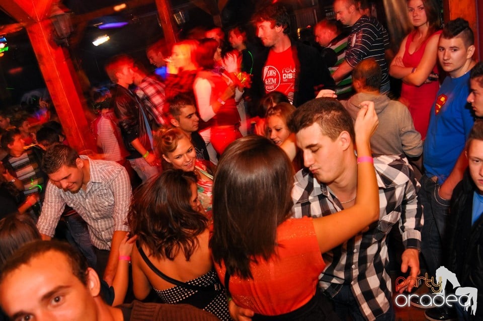 Retro Party în Disco Faház,
