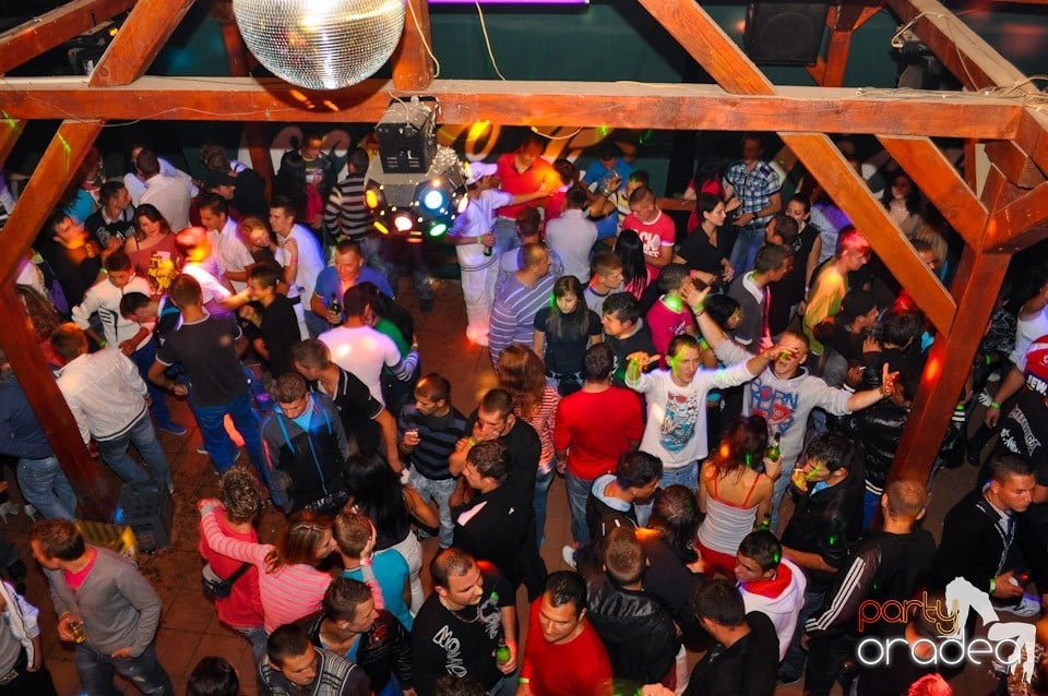 Retro Party în Disco Faház,