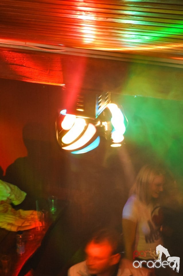 Retro Party în Disco Faház,