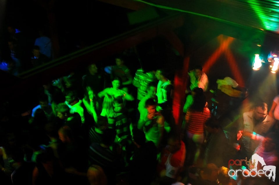 Retro Party în Disco Faház,