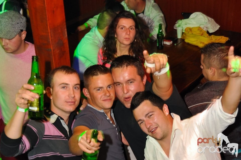 Retro Party în Disco Faház,