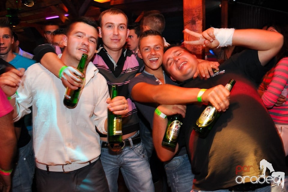 Retro Party în Disco Faház,