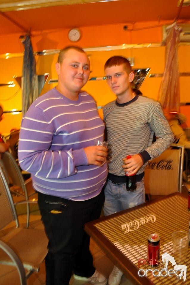 Retro Party în Disco Faház,