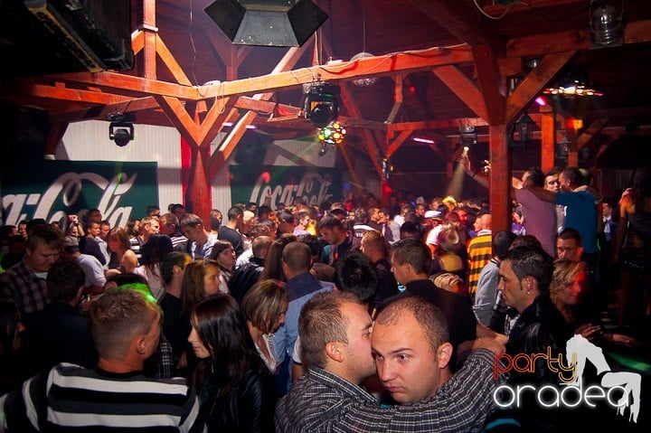 Retro Party în Disco Faház,