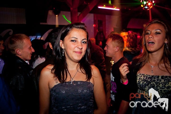 Retro Party în Disco Faház,