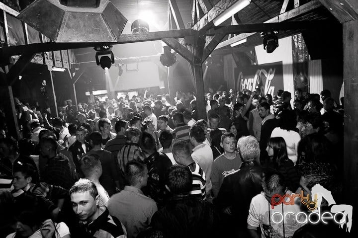 Retro Party în Disco Faház,