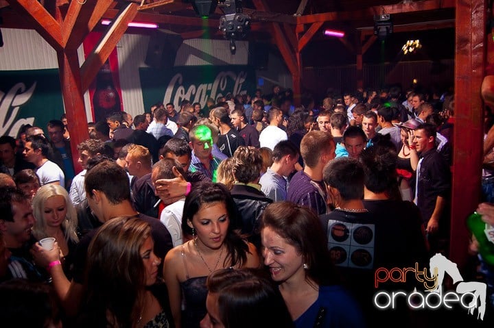 Retro Party în Disco Faház,
