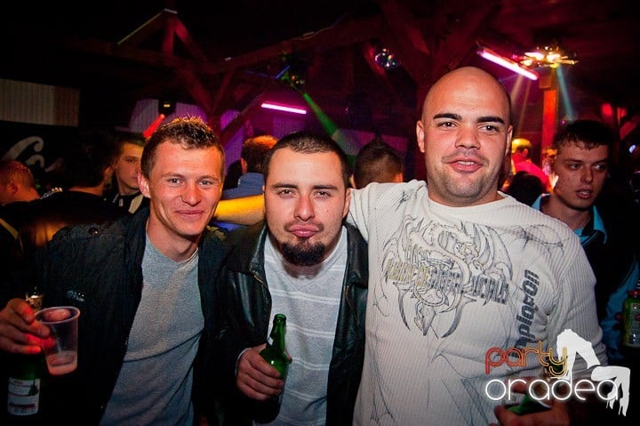 Retro Party în Disco Faház,