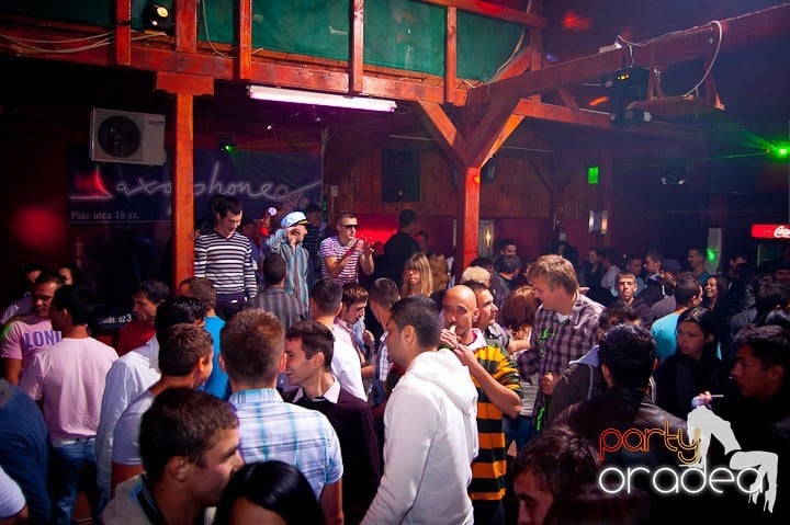 Retro Party în Disco Faház,