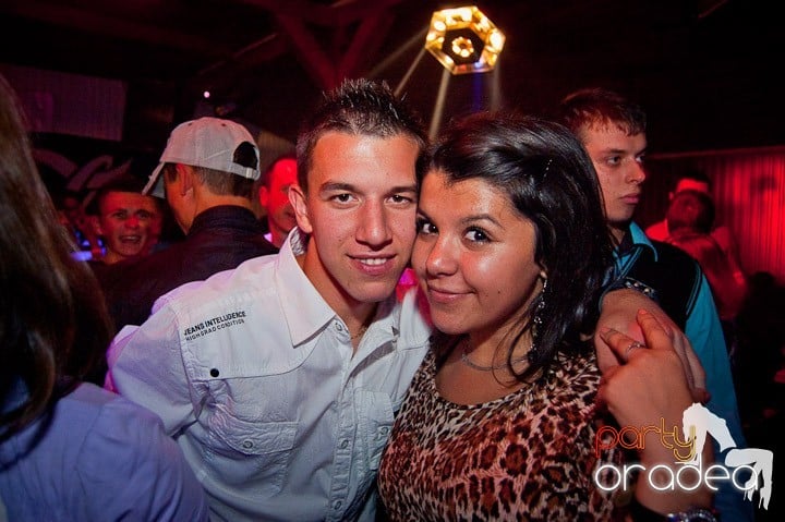 Retro Party în Disco Faház,