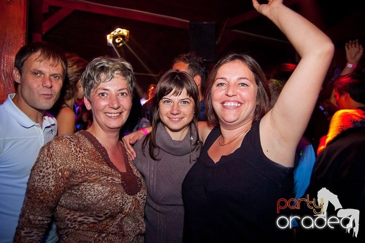 Retro Party în Disco Faház,