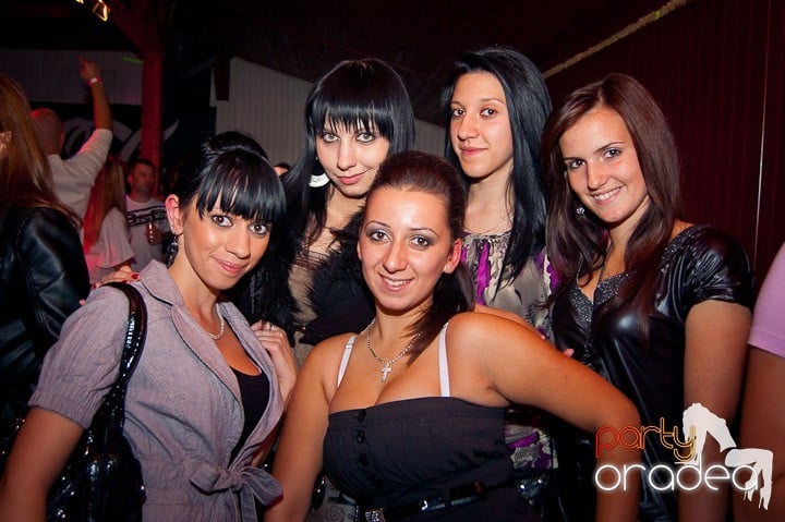 Retro Party în Disco Faház,
