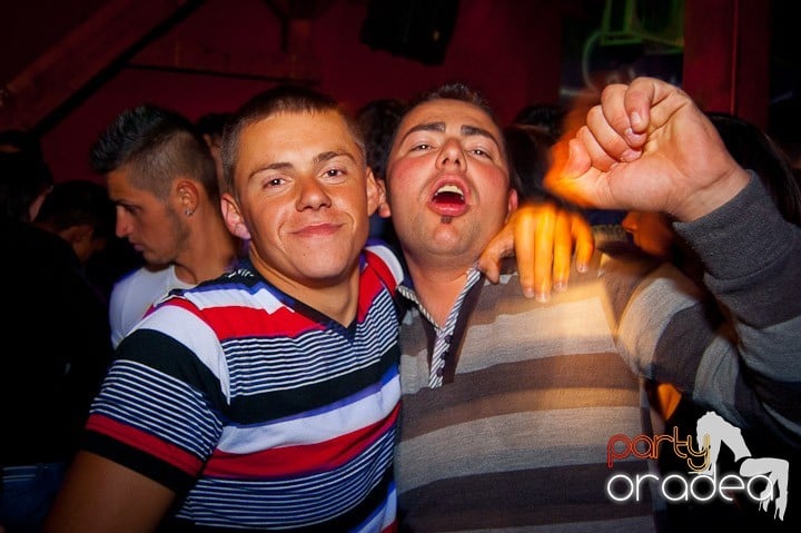 Retro Party în Disco Faház,