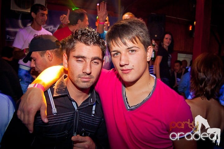 Retro Party în Disco Faház,