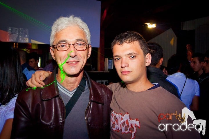 Retro Party în Disco Faház,