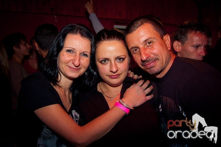 Retro Party în Disco Faház,