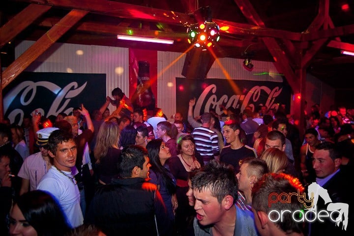Retro Party în Disco Faház,