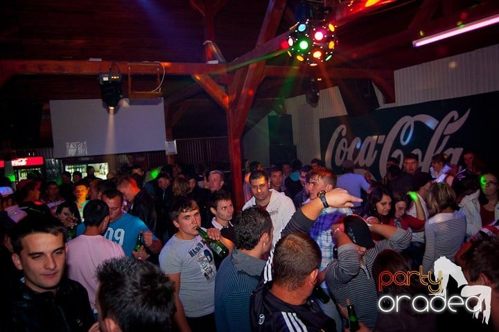 Retro Party în Disco Faház,