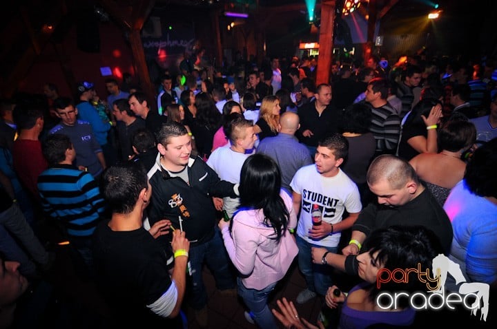 Retro Party în Disco Faház,
