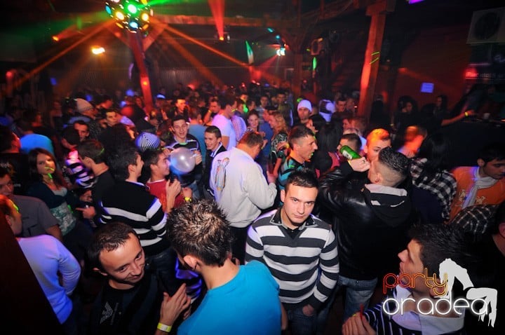 Retro Party în Disco Faház,