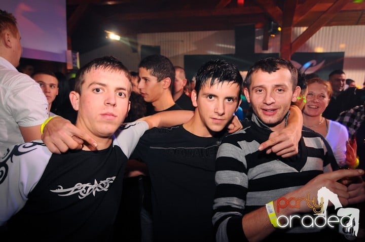 Retro Party în Disco Faház,