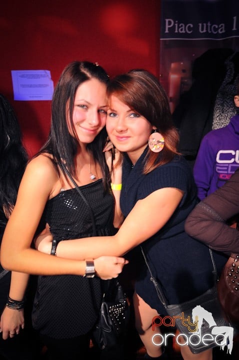 Retro Party în Disco Faház,