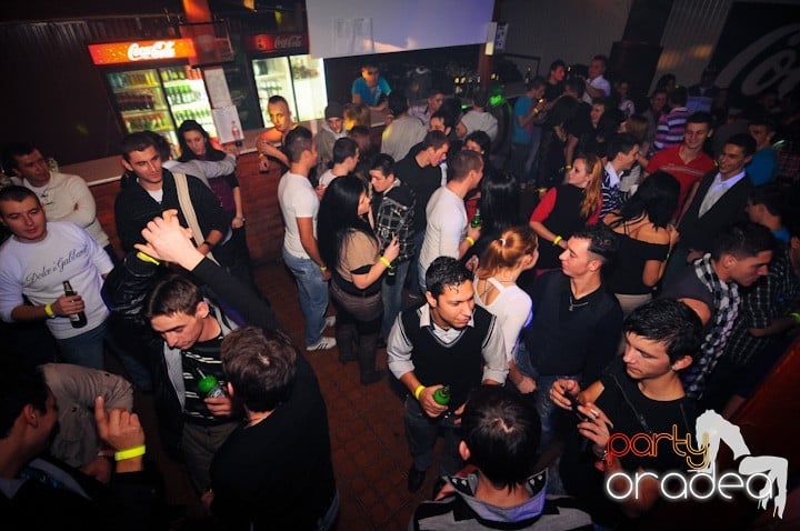 Retro Party în Disco Faház,