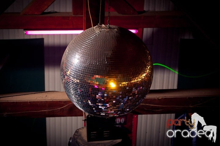 Retro Party în Disco Faház,