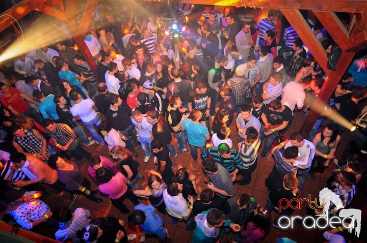 Retro Party în Disco Faház,