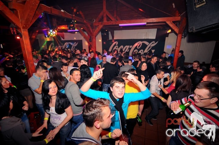 Retro Party în Disco Faház,