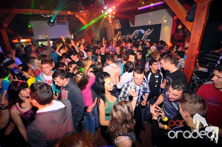 Retro Party în Disco Faház,