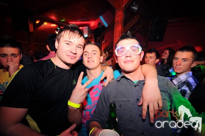 Retro Party în Disco Faház,