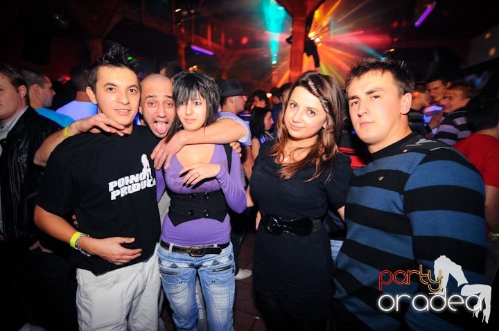 Retro Party în Disco Faház,