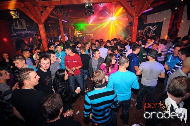 Retro Party în Disco Faház,