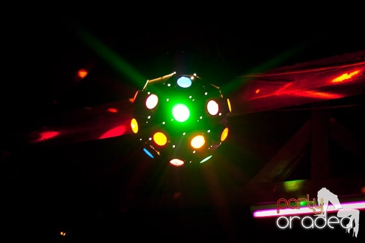 Retro Party în Disco Faház,
