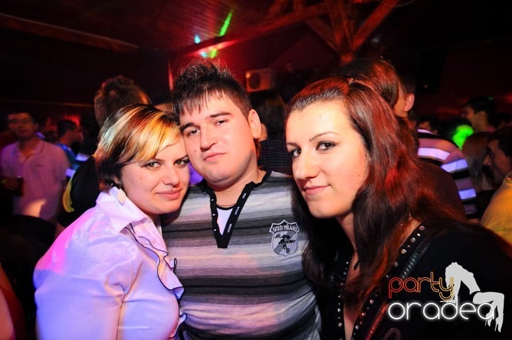 Retro Party în Disco Faház,