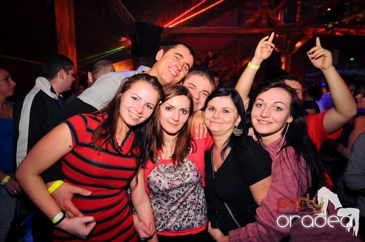 Retro Party în Disco Faház,
