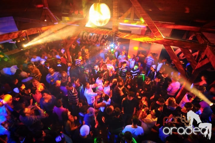 Retro Party în Disco Faház,