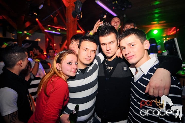 Retro Party în Disco Faház,