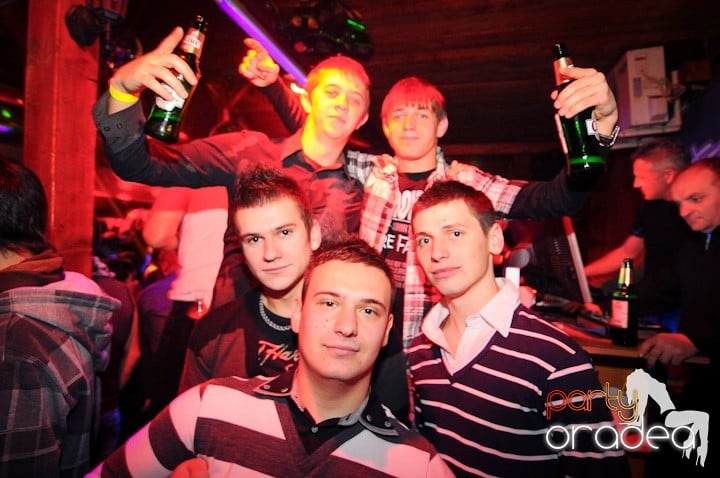 Retro Party în Disco Faház,