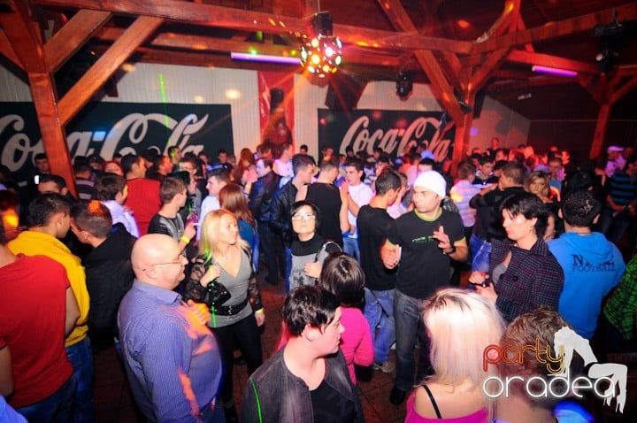 Retro Party în Disco Faház,